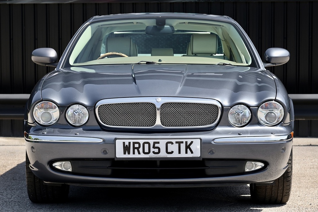 Jaguar XJ Xj8 4.2 V8 Sovereign Grey #4