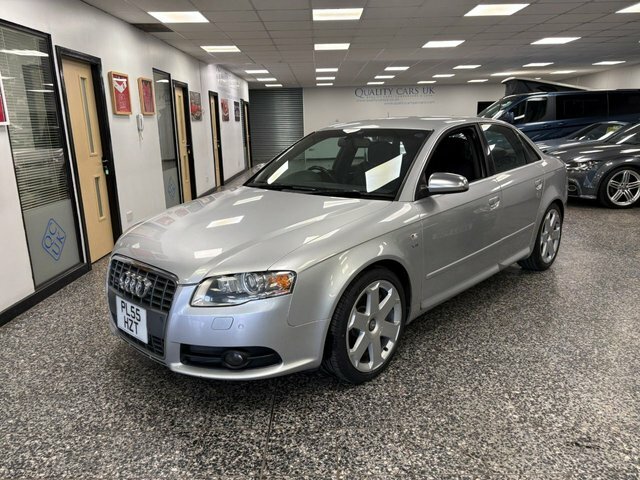 Audi S4 4.2 L Black