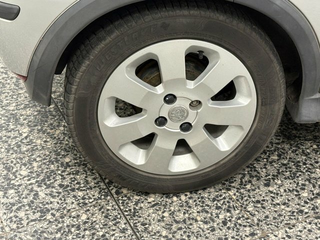 Vauxhall Corsa 1.2I 16V Design Silver #9