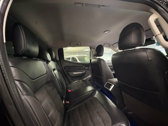 Mitsubishi L200 Mitsubishi L200 Warrior Red #37