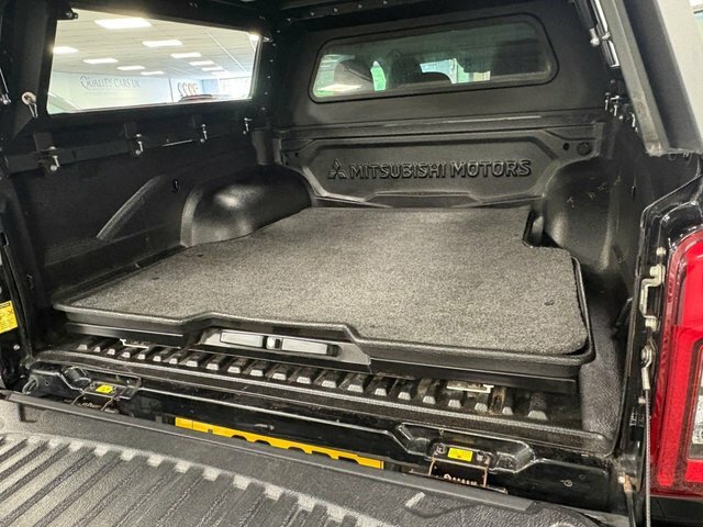 Mitsubishi L200 Mitsubishi L200 Warrior Red #16