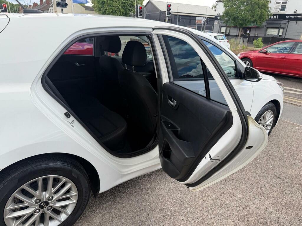Kia RIO 1.4 Crdi 2 White #19