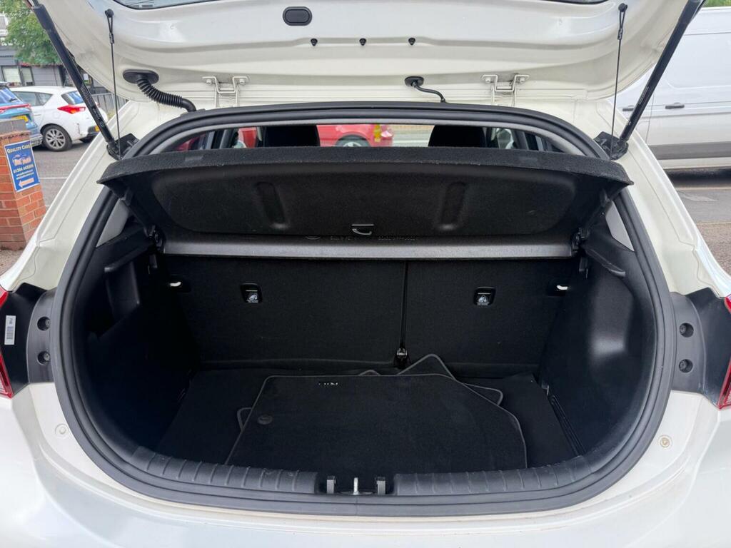 Kia RIO 1.4 Crdi 2 White #24