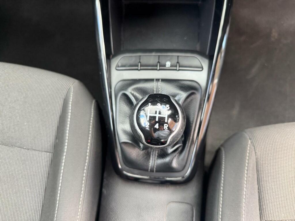 Kia RIO 1.4 Crdi 2 White #36