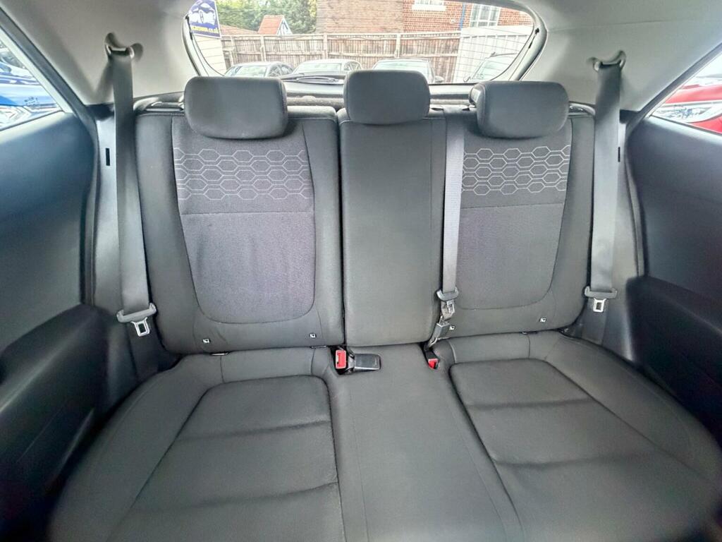 Kia RIO 1.4 Crdi 2 White #26