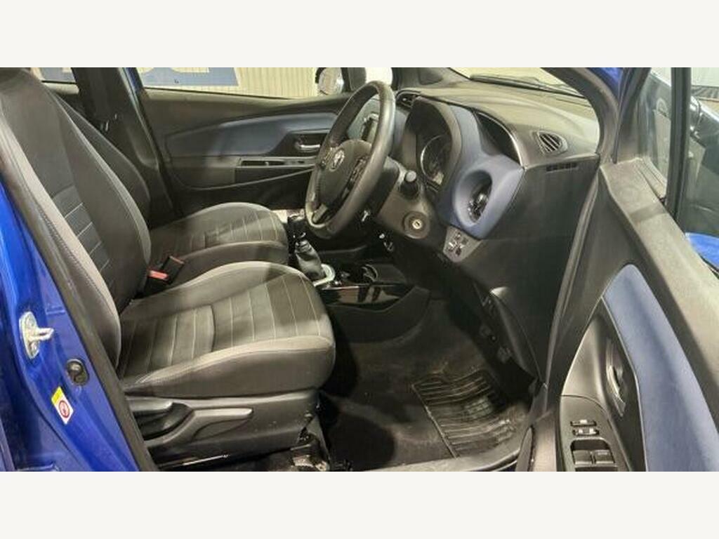 Toyota Yaris 2017 Toyota Yaris Icon 1.5 Vvt-i Blue #11