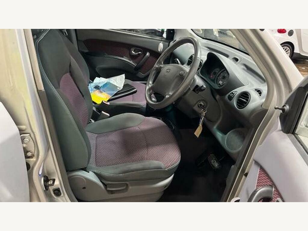 Hyundai Amica Hatchback Silver #10