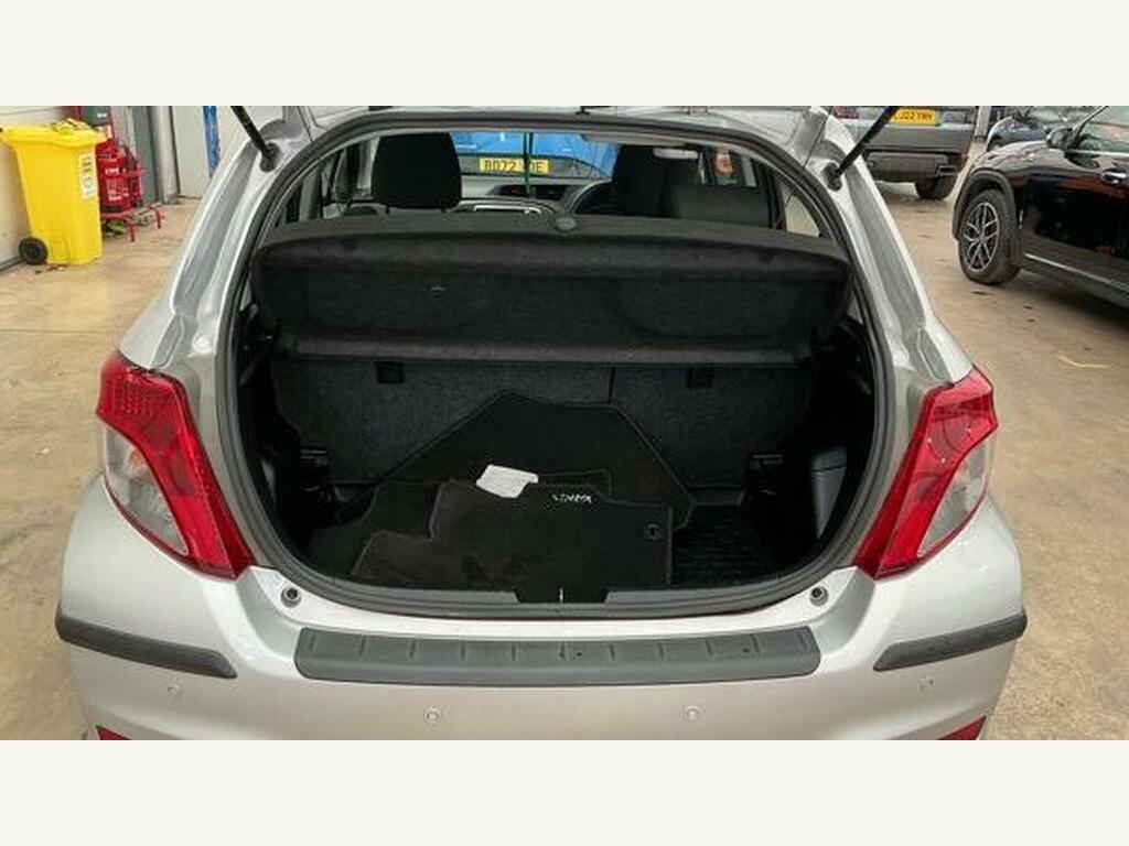 Toyota Yaris 1.3L Automatic, Silver #9