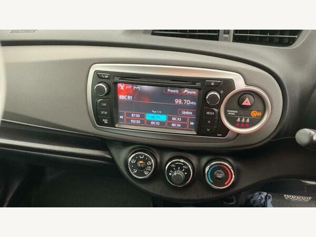 Toyota Yaris 1.3L Automatic, Silver #13