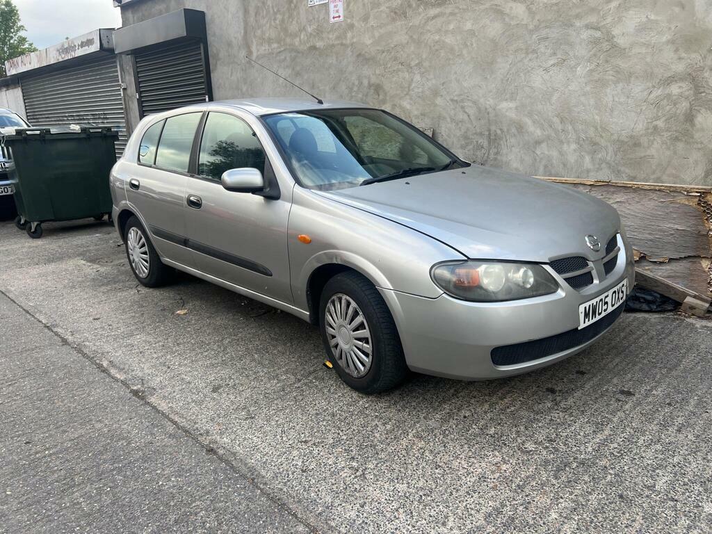 Nissan Almera 1.8 Se Silver #2