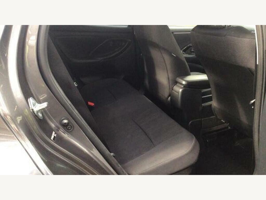Toyota Yaris Icon Silver #4