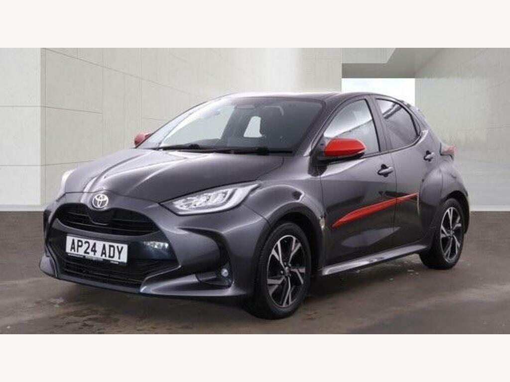 Toyota Yaris Icon Silver #1