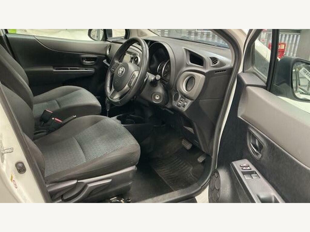 Toyota Yaris 1.33 Dual Vvt-i Tr Multidrive S Euro 5 White #6
