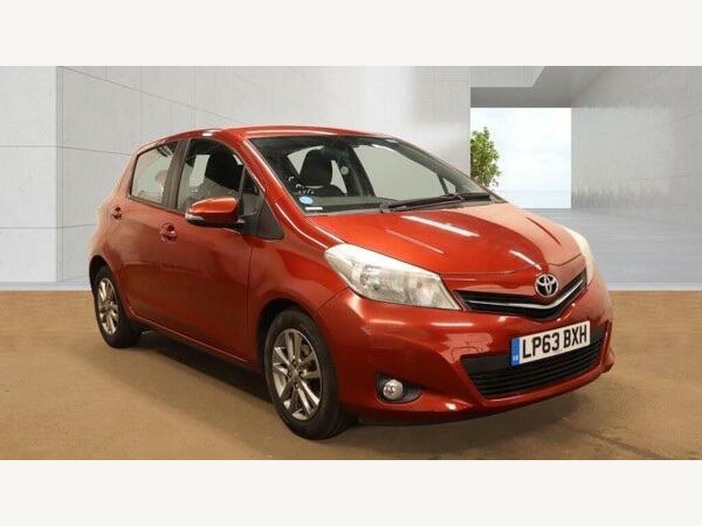 Toyota Yaris 1.33 Dual Vvt-i Icon Plus Multidrive S Euro 5 Red