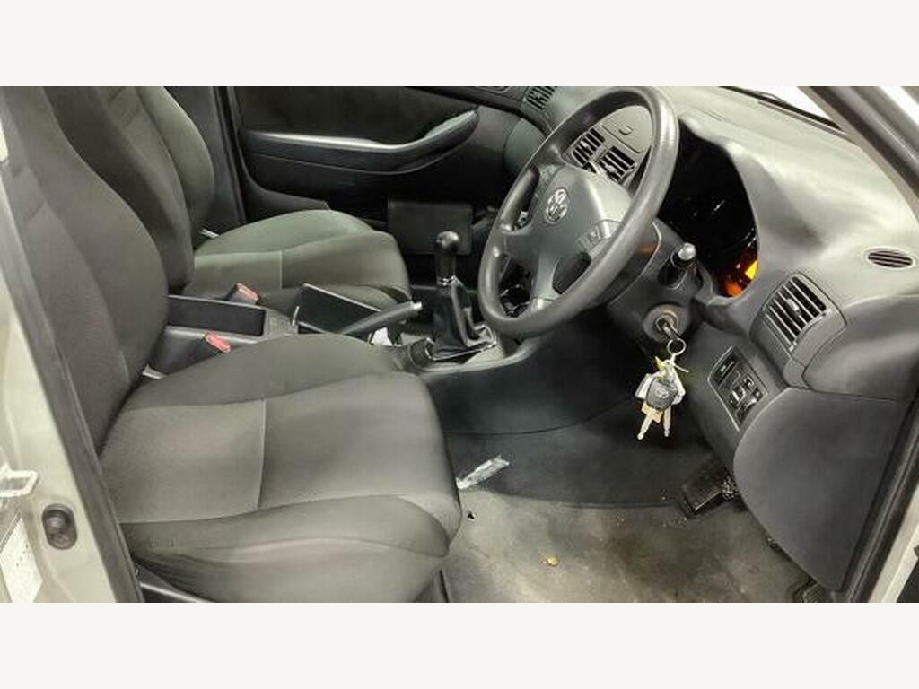 Toyota Avensis D-4d Tr Silver #9