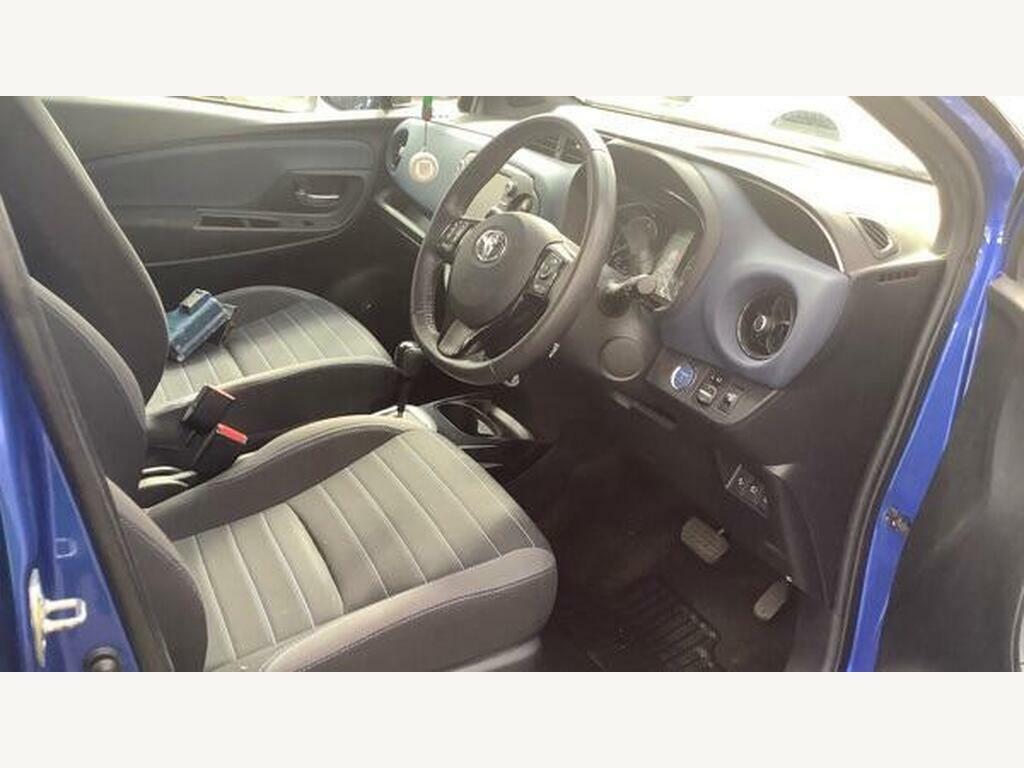 Toyota Yaris Active Blue #11