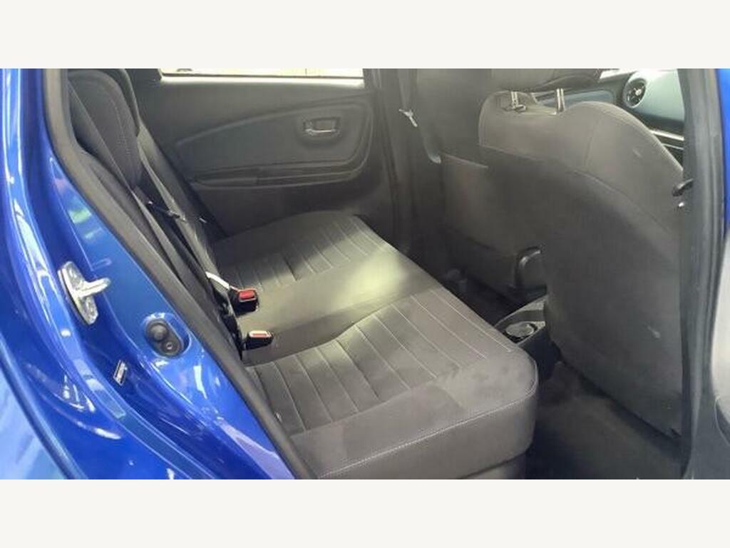 Toyota Yaris Active Blue #10