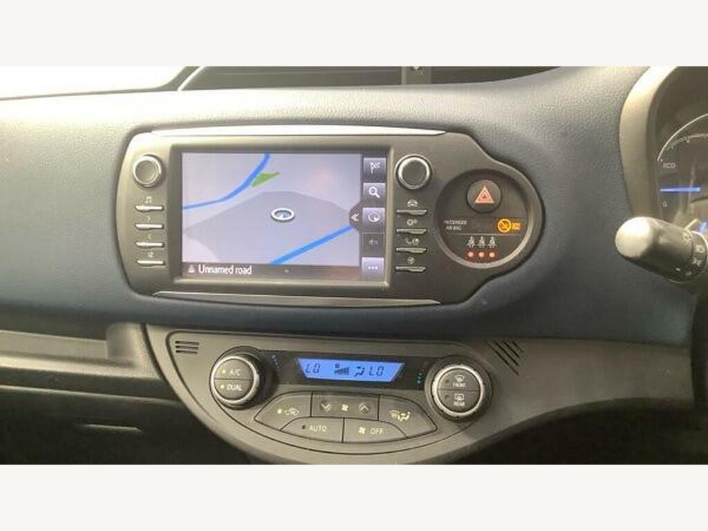 Toyota Yaris Active Blue #13
