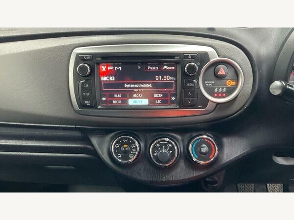 Toyota Yaris Hatchback White #10