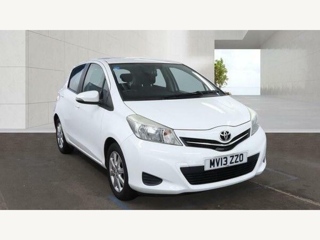 Toyota Yaris Hatchback White #1