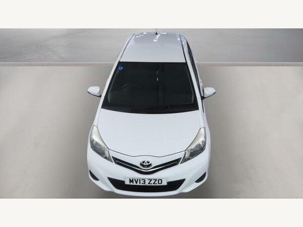 Toyota Yaris Hatchback White #6