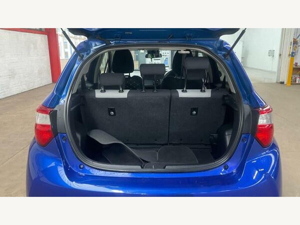 Toyota Yaris Vvt-i Icon Tech Red #9