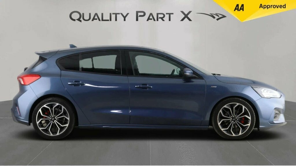 Ford Focus Hatchback EK21KGF Blue #4