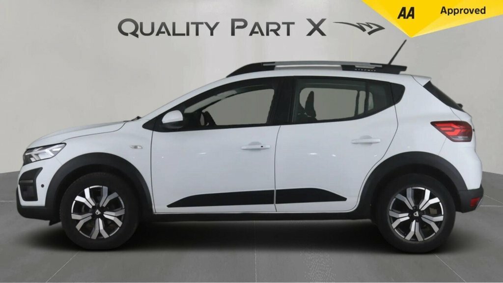 Dacia Sandero Stepway Hatchback EY71VBE White #4