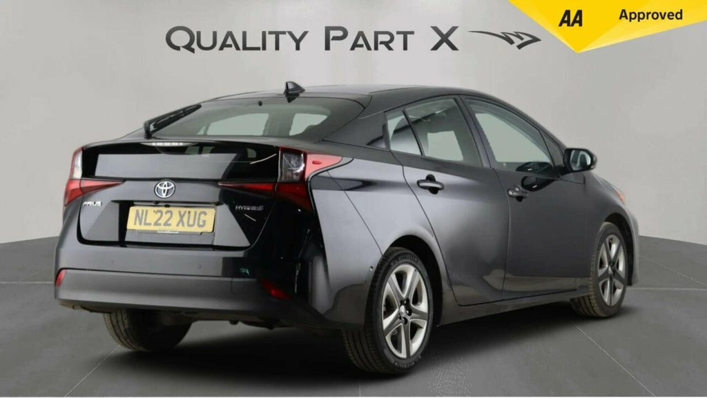 Toyota Prius+ Hatchback Black #5