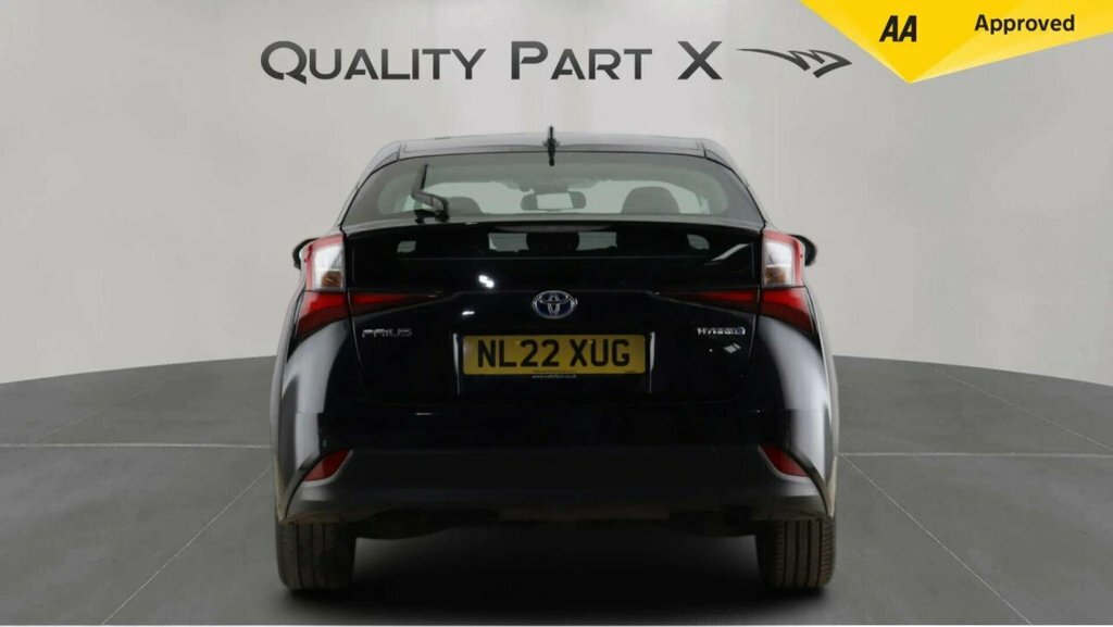 Toyota Prius+ Hatchback Black #6