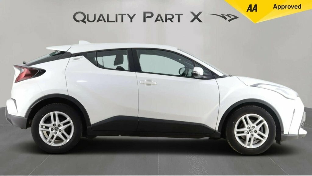 Toyota C-Hr Suv FN72XFU White #4