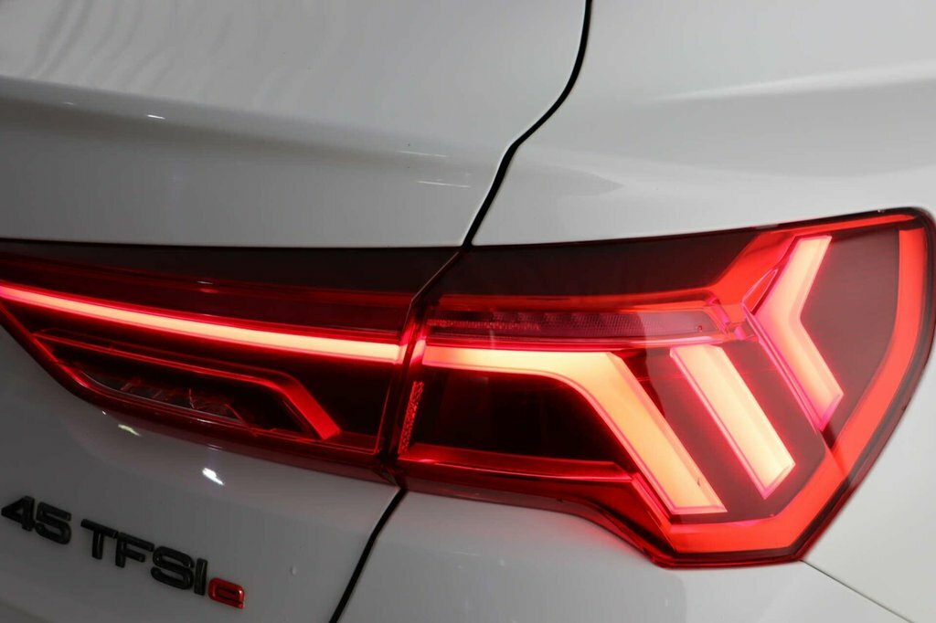 Audi Q3 35 Tfsi Black Edition  #32