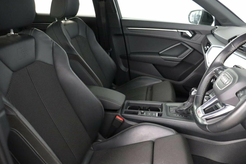 Audi Q3 35 Tfsi Black Edition  #14