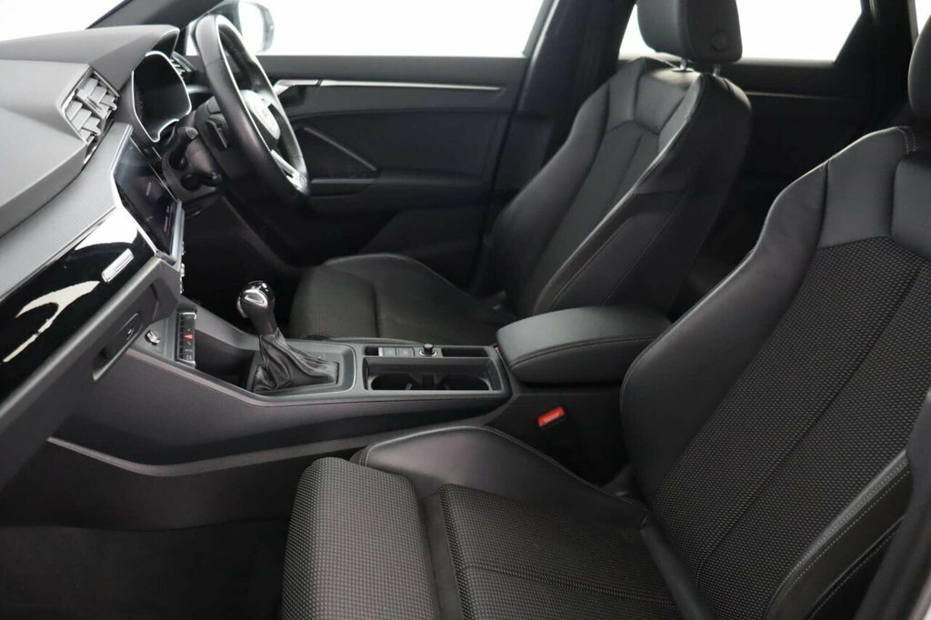 Audi Q3 35 Tfsi Black Edition  #15