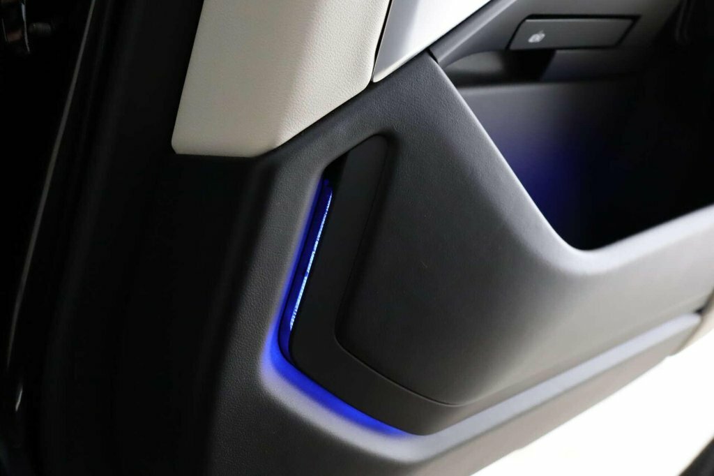 BMW i7 Saloon Black #39