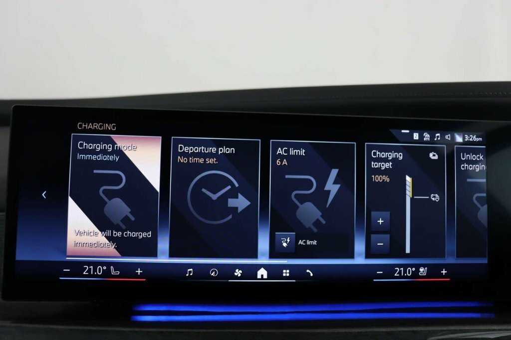 BMW i7 Saloon Black #81