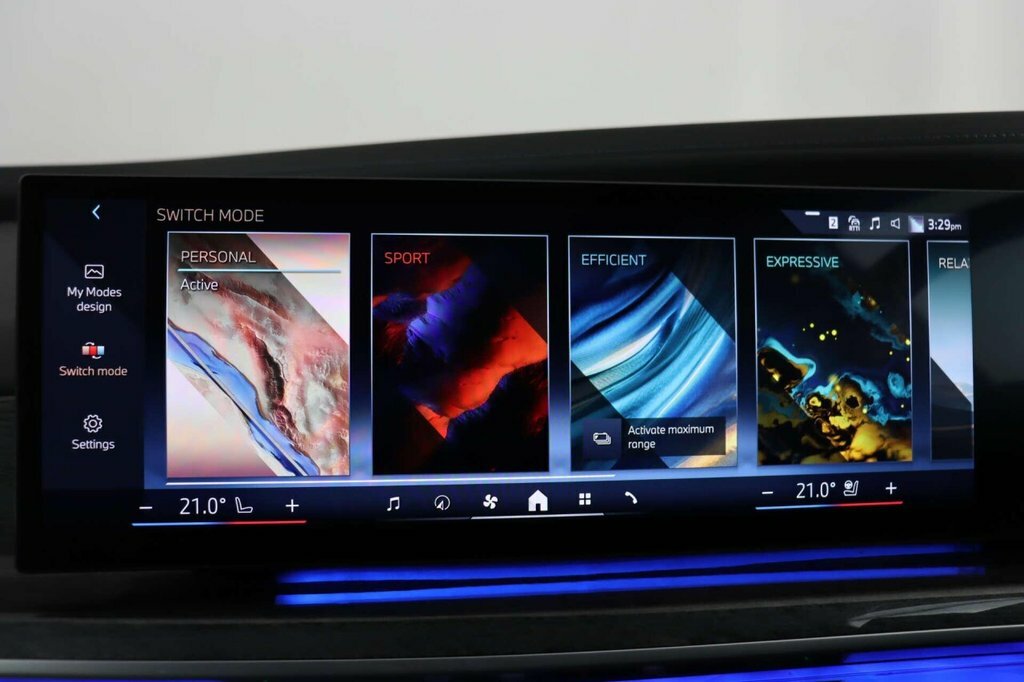 BMW i7 Saloon Black #111