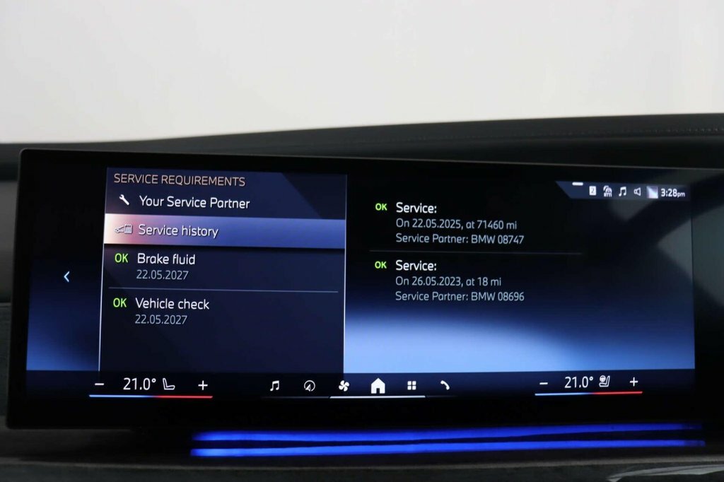 BMW i7 Saloon Black #106