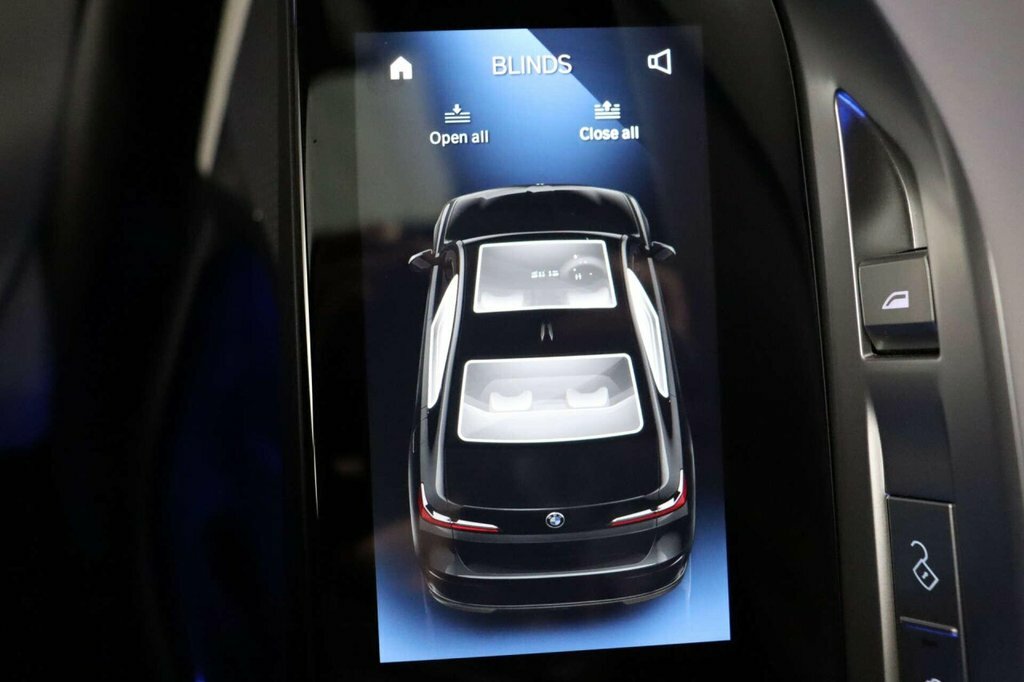 BMW i7 Saloon Black #65