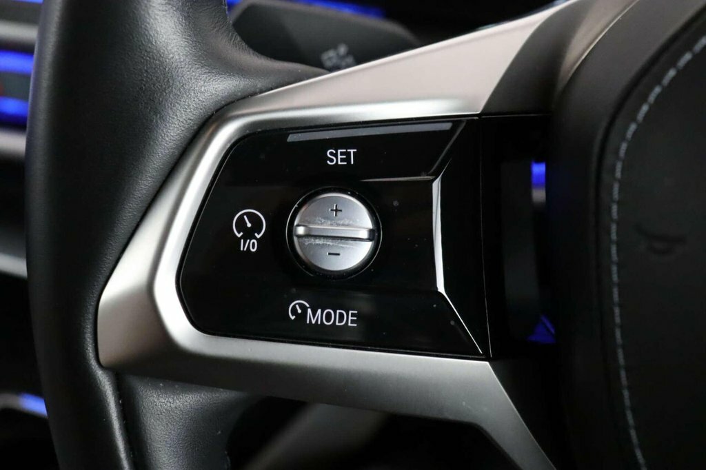 BMW i7 Saloon Black #25