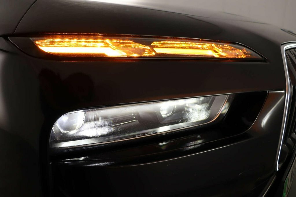 BMW i7 Saloon Black #58