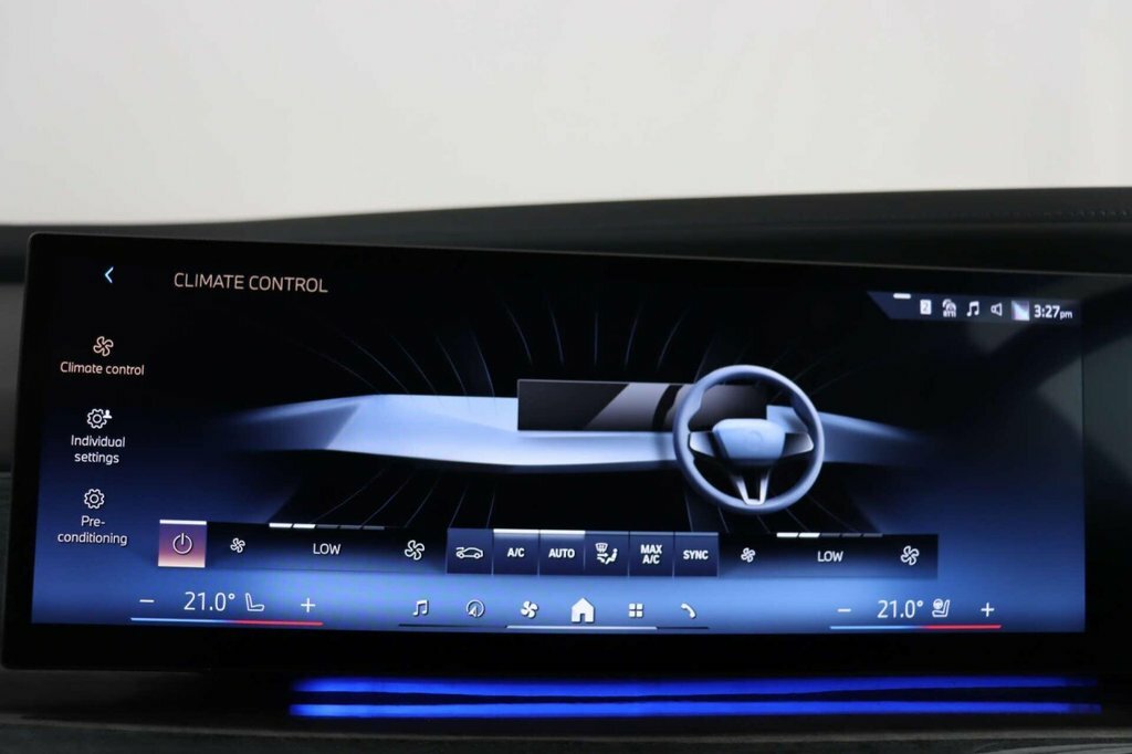 BMW i7 Saloon Black #88