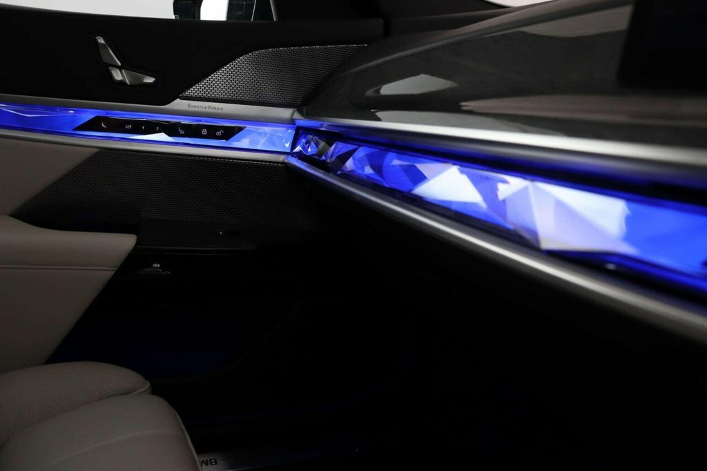 BMW i7 Saloon Black #47