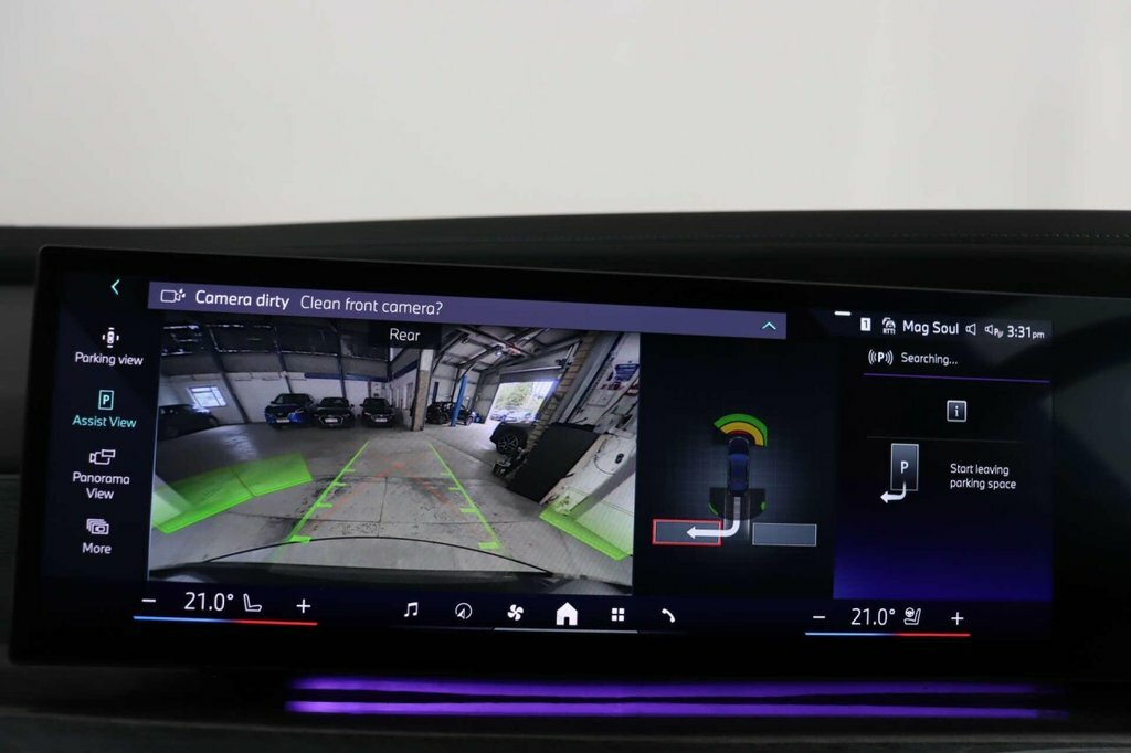 BMW i7 Saloon Black #120