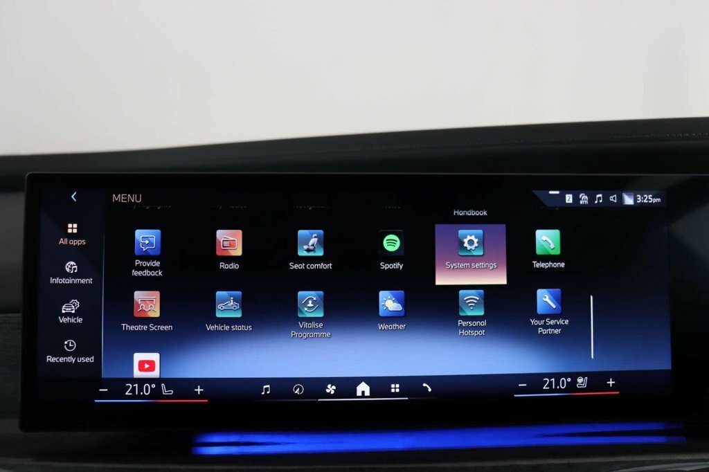 BMW i7 Saloon Black #70