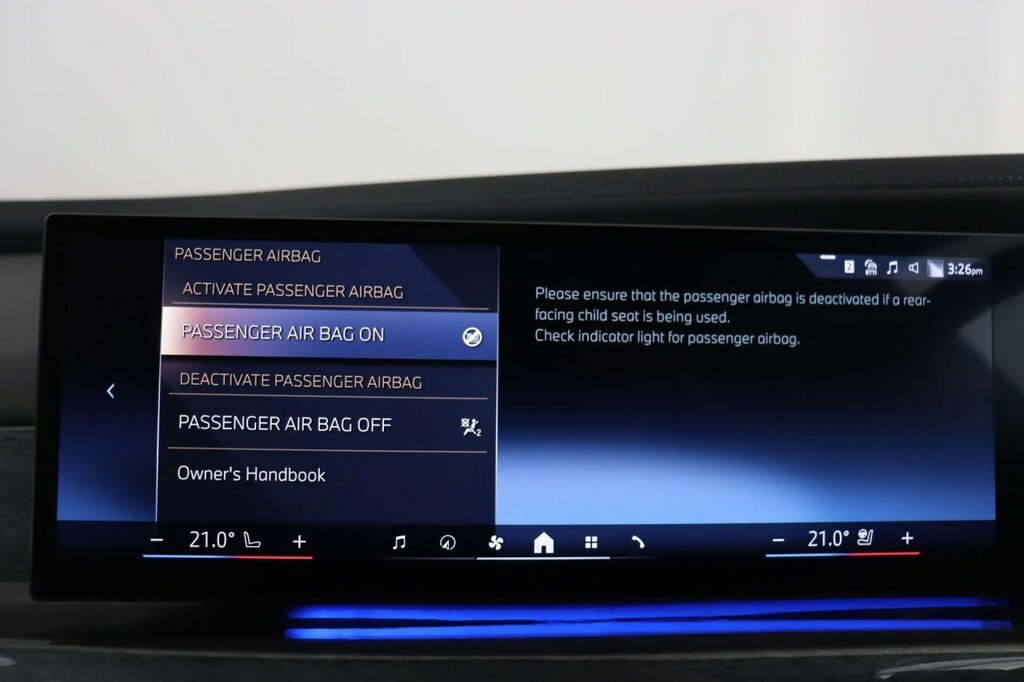 BMW i7 Saloon Black #78
