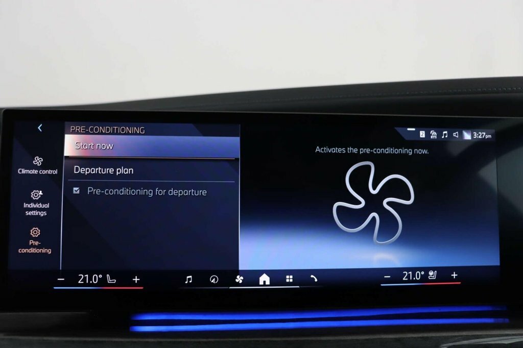 BMW i7 Saloon Black #90