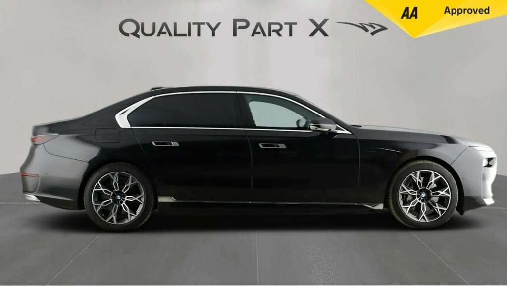 BMW i7 Saloon Black #4