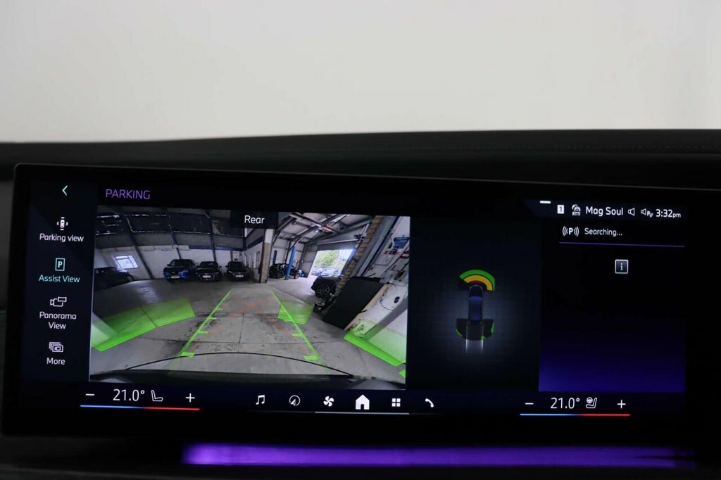 BMW i7 Saloon Black #121