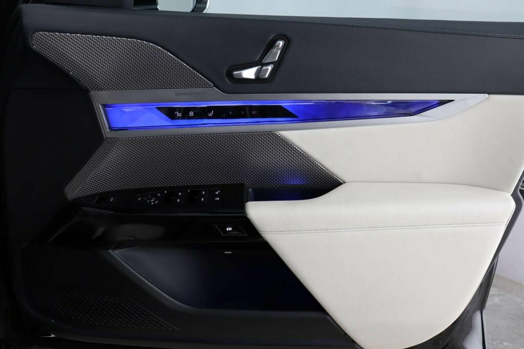 BMW i7 Saloon Black #52